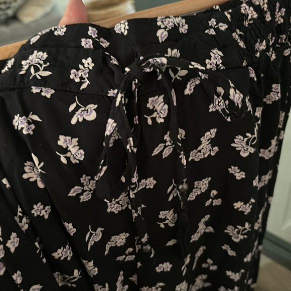 Wide Leg Patterned Pants - Picture 4 of 7